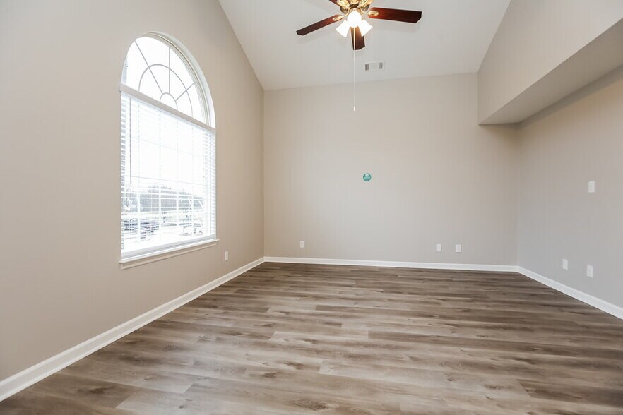 Building Photo - 2116 Candlebrook Ct