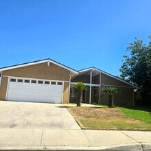 Building Photo - SW- 3 bedroom 2 bathrooms