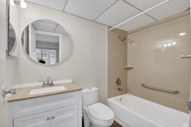 Building Photo - 195 Brittany F