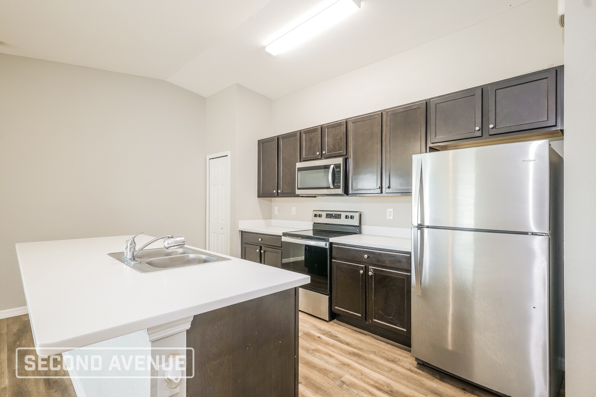 Building Photo - 930 NE 16th Terrace