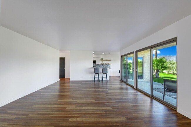 Building Photo - 80071 Palm Cir Dr