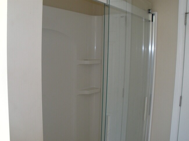 Building Photo - 1014 Hospital Dr