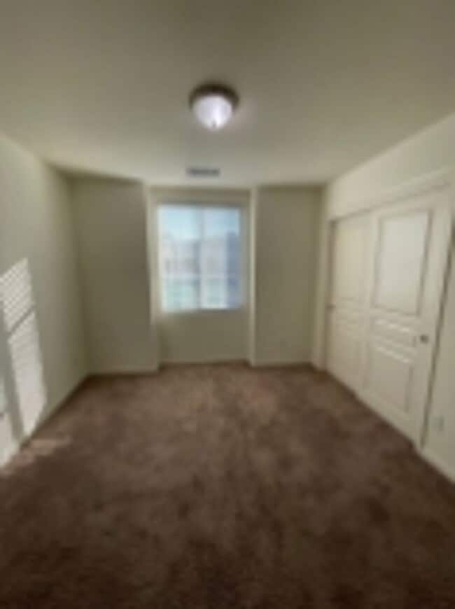 Building Photo - Beautiful 3 bedroom / 2.5 Bathroom for ren...