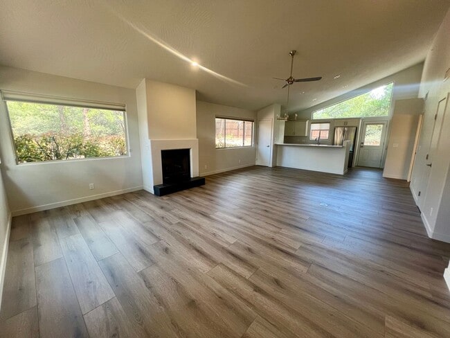 Building Photo - Unfurnished, 1-year long-term rental, Procure Only