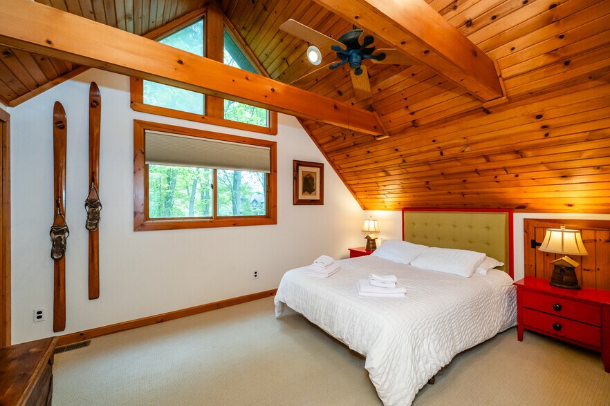 Building Photo - 7258 Beach Dr