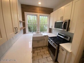 Building Photo - 2738 Riverside Ave