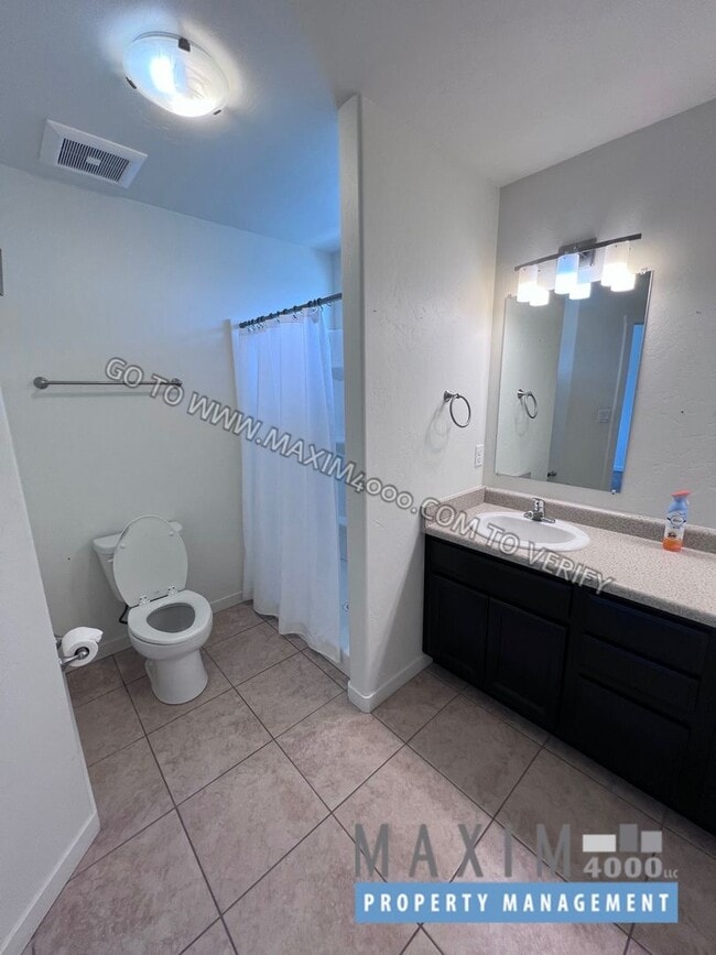 Building Photo - 389 White River Dr