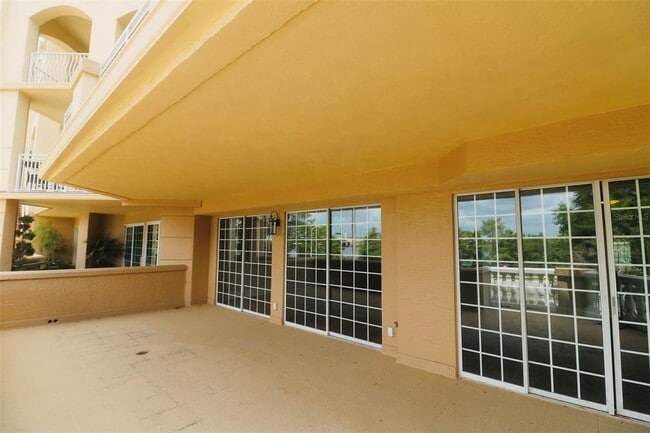 Building Photo - 1110 W Ivanhoe Blvd