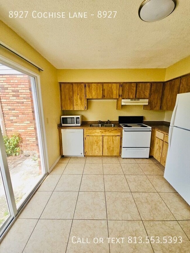 Building Photo - 8927 Cochise Ln