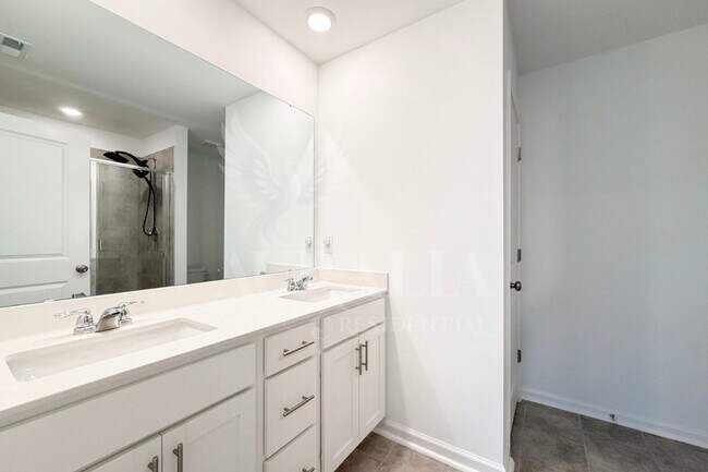 Building Photo - 3611 Elm Grv Ln
