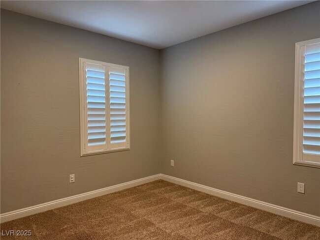 Building Photo - 304 Rezzo St