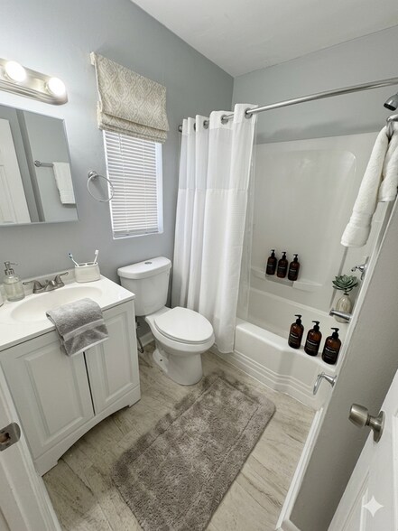 Building Photo - 3828 Rosetree Dr