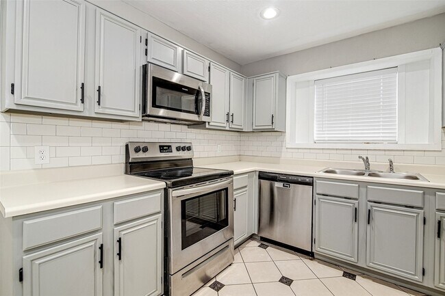 Building Photo - 120 N Flaxseed Ln