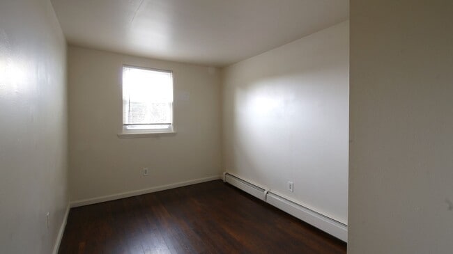 Building Photo - Spacious Two-Bedroom Apartment