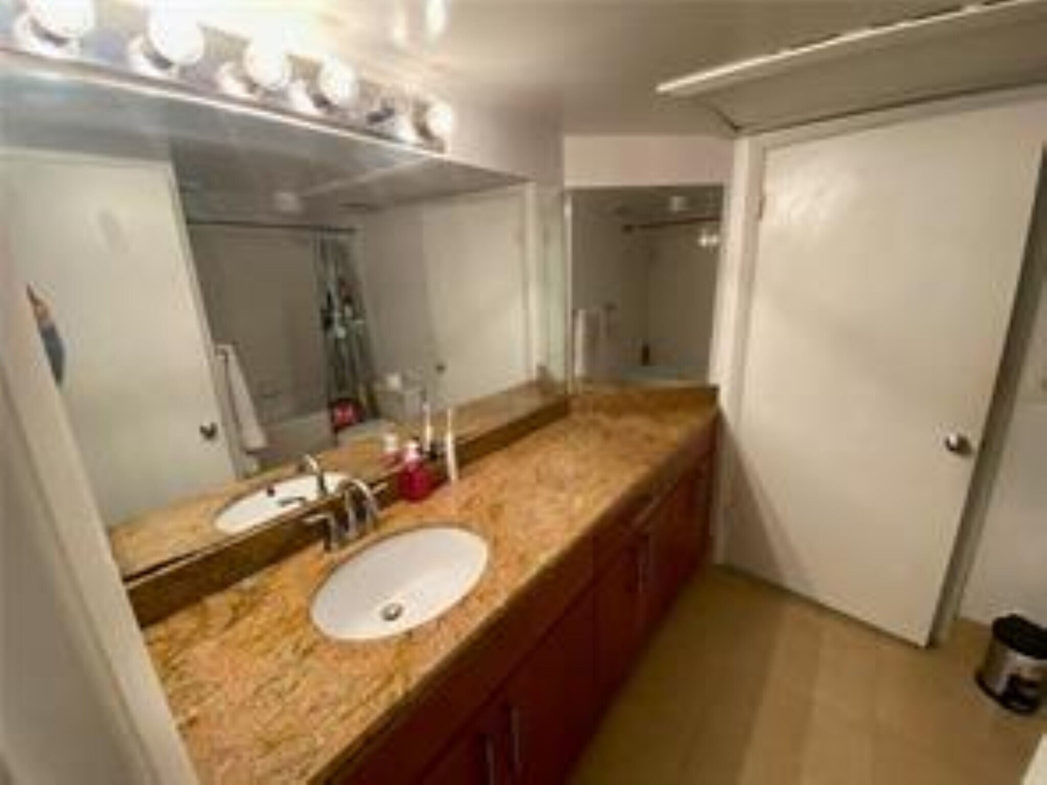 Building Photo - 2841 N Oakland Forest Dr