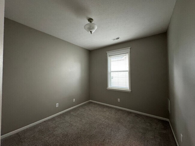 Building Photo - 13373 Grosbeak Ct