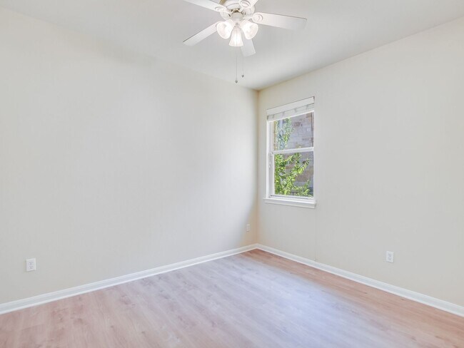 Building Photo - 3712 Broadwinged Hawk Cove