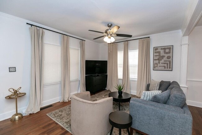 Building Photo - 936 East Lake Dr