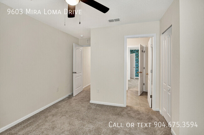 Building Photo - Charming 3-Bedroom End Unit in Bay Point C...