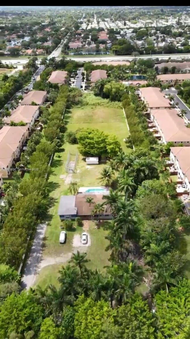 Building Photo - 951 SW 121st Ave