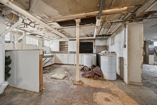 Building Photo - 2418 Burr Oak Ave