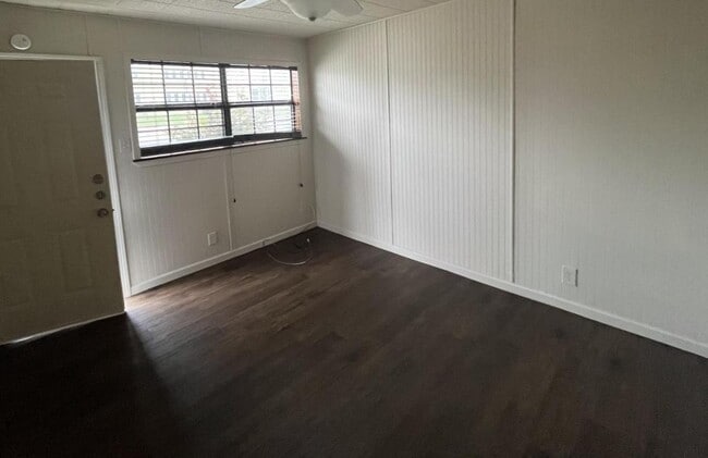 Building Photo - 1507 E North St