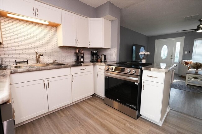 Building Photo - 742 Granada St