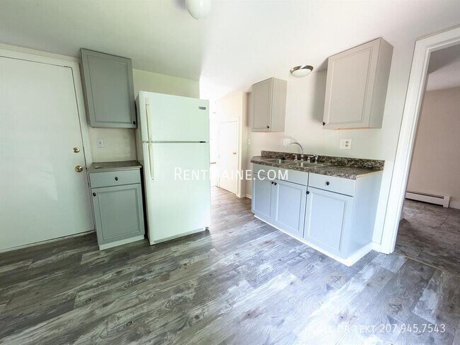 Building Photo - 12 Spring St