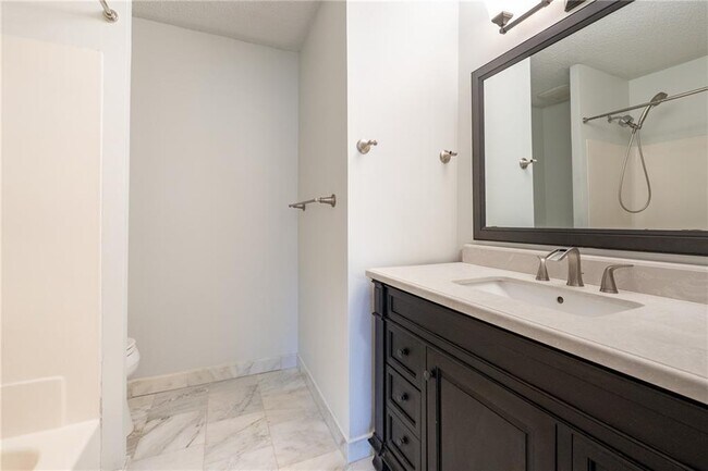 Building Photo - 311 Hollyfax Cir NE