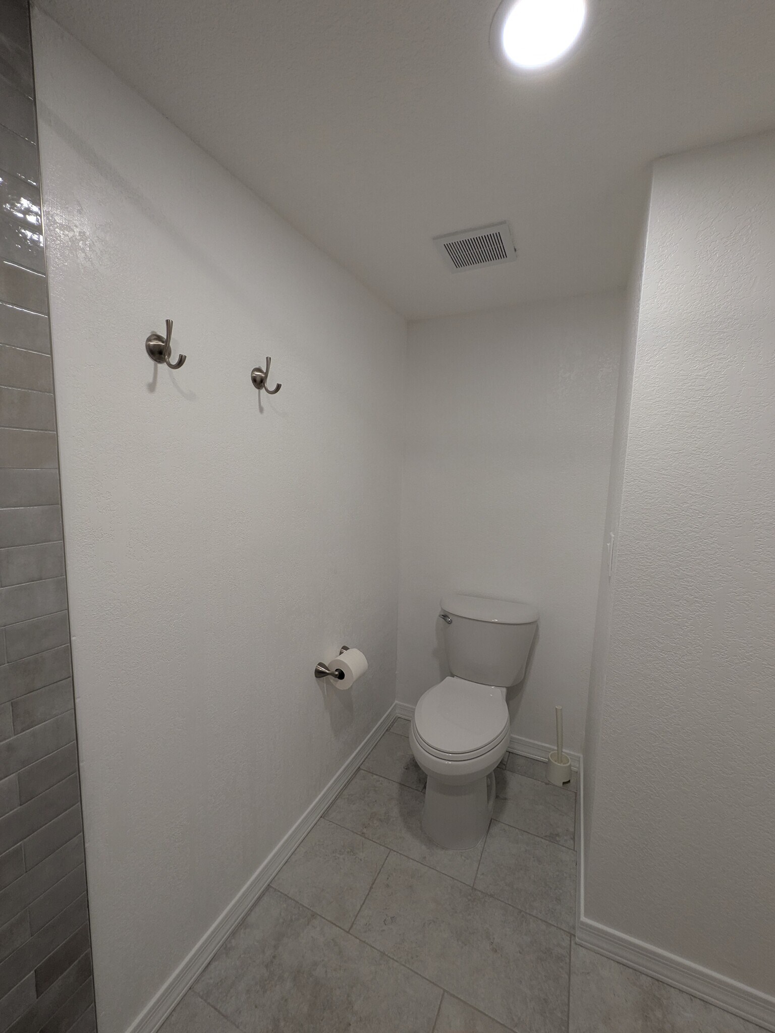 Building Photo - 122 S Hardy Dr