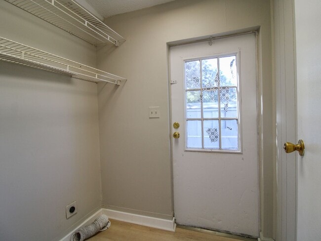Building Photo - Completely Updated 3BR/2BA Trailer in Musc...