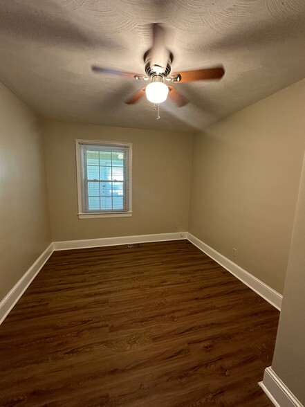 Building Photo - 107 Mitchell St