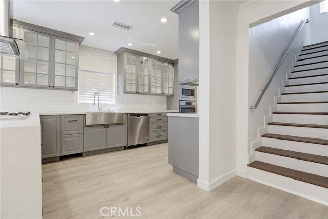 Building Photo - 247 N Oak Ave