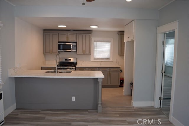 Building Photo - 552 W 22nd St