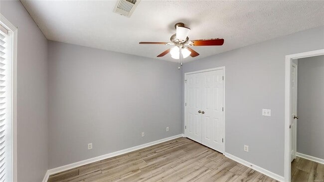 Building Photo - 275 Allen Dr