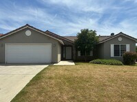Building Photo - Beautiful Home in Sanger