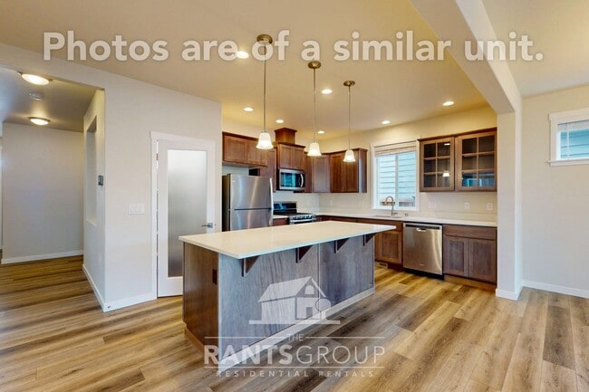 Building Photo - Built in 2023! Great Location!  Easy I5 Ac...