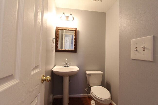 Building Photo - Helena Beauty!!  3BR 2.5BA - You will LOVE IT!!