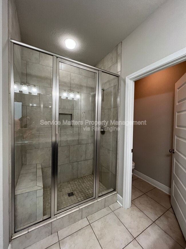 Building Photo - 4533 Oak Orchard Cir