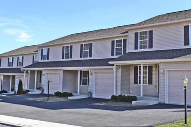 Building Photo - Beautiful townhome in Schuylkill County, B...