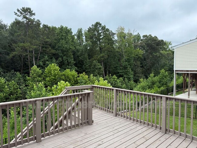 Building Photo - 209 Forsythia Ln