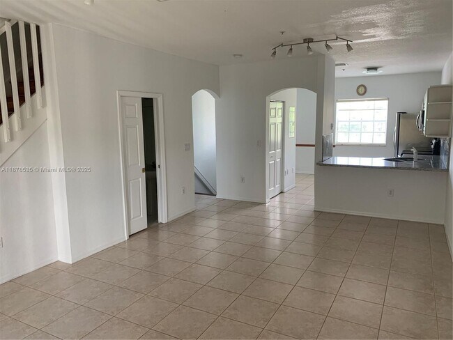 Building Photo - 5620 NW 114th Path