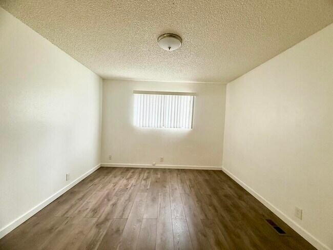 Building Photo - 3192 South 1850 West, Unit A