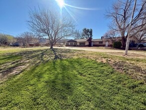 Building Photo - Beautifully Remodeled Three Bedroom Home on 2 Acres with Horse Privileges in Hurricane