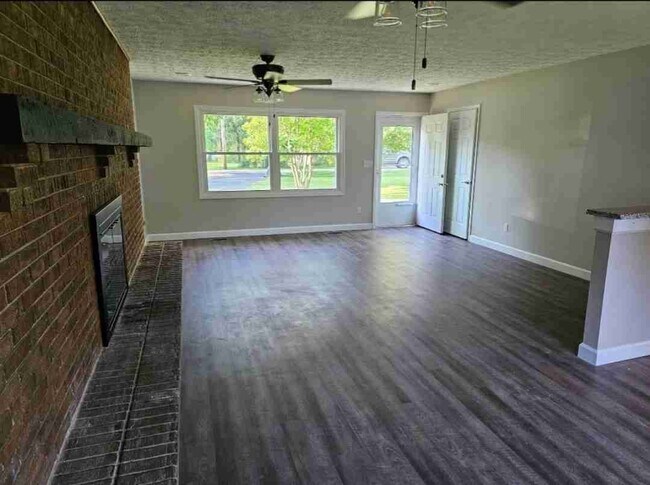 Building Photo - 3693 Shaker Rd