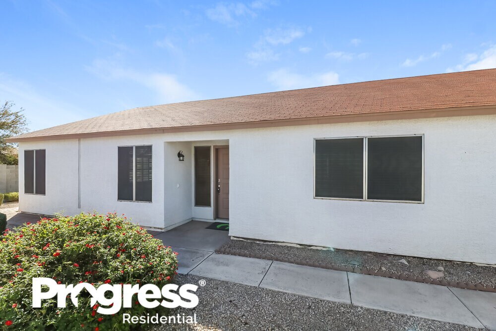 Building Photo - 8811 W Greenbrian Dr