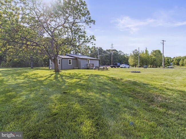 Building Photo - 9505 Lomax Rd