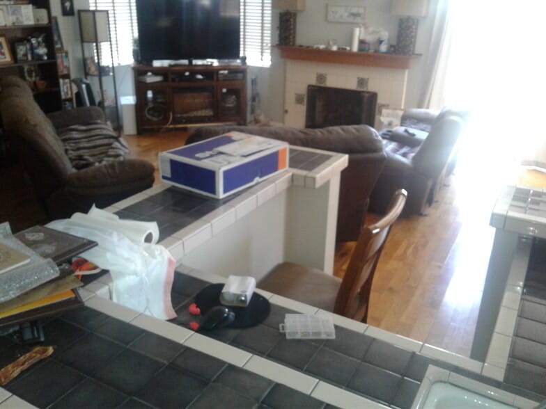 LIVING ROOM & WET BAR - 2106 Clark Ln