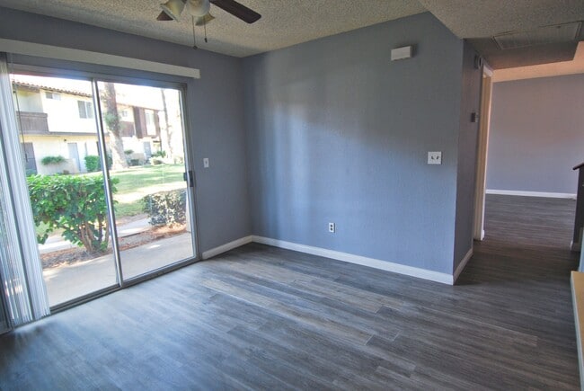 Building Photo - 1097 S Santo Antonio Dr