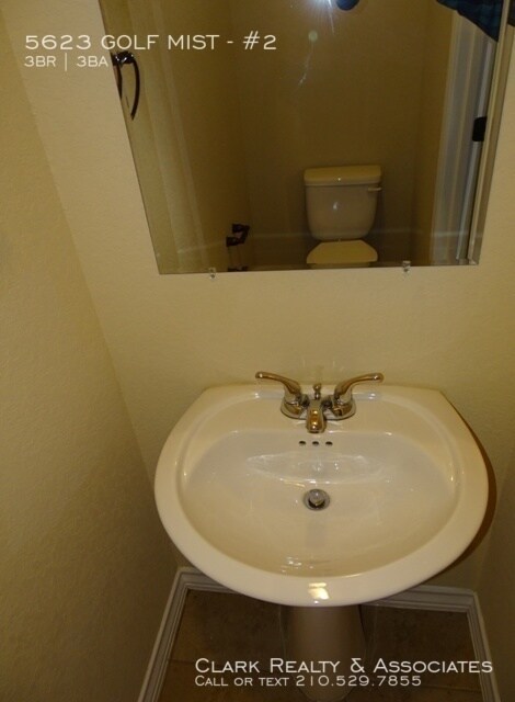 Building Photo - 5623 Golf Mist #2, San Antonio, TX. 78244